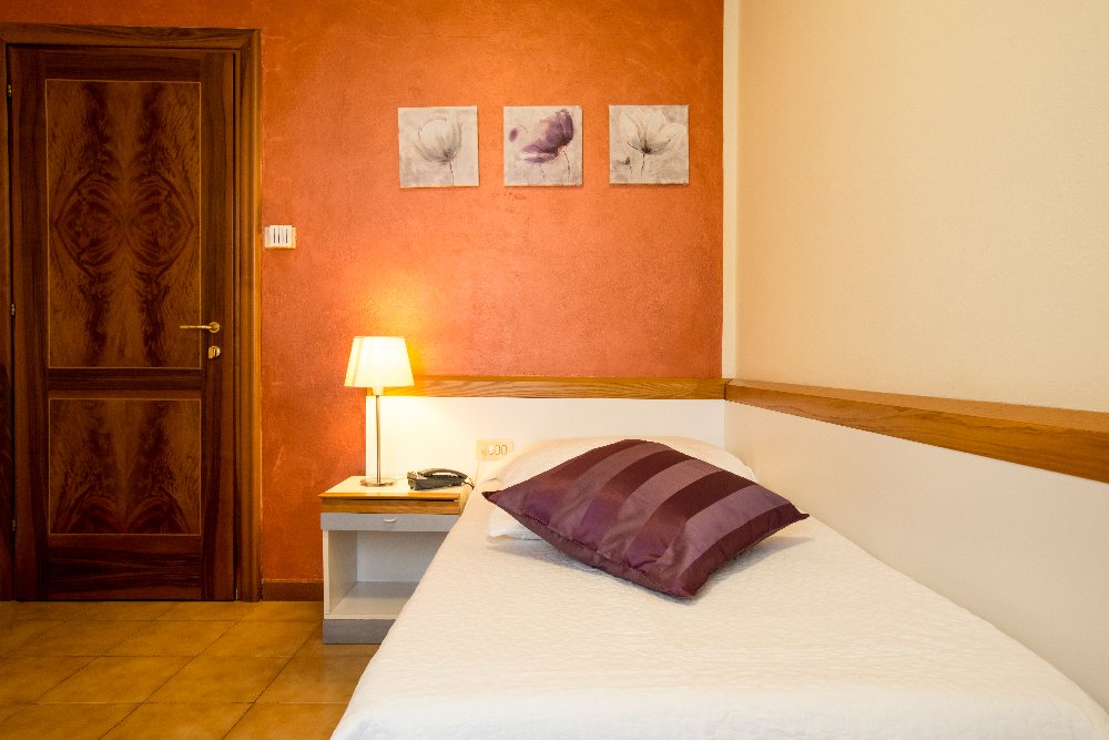  Hotel Roma